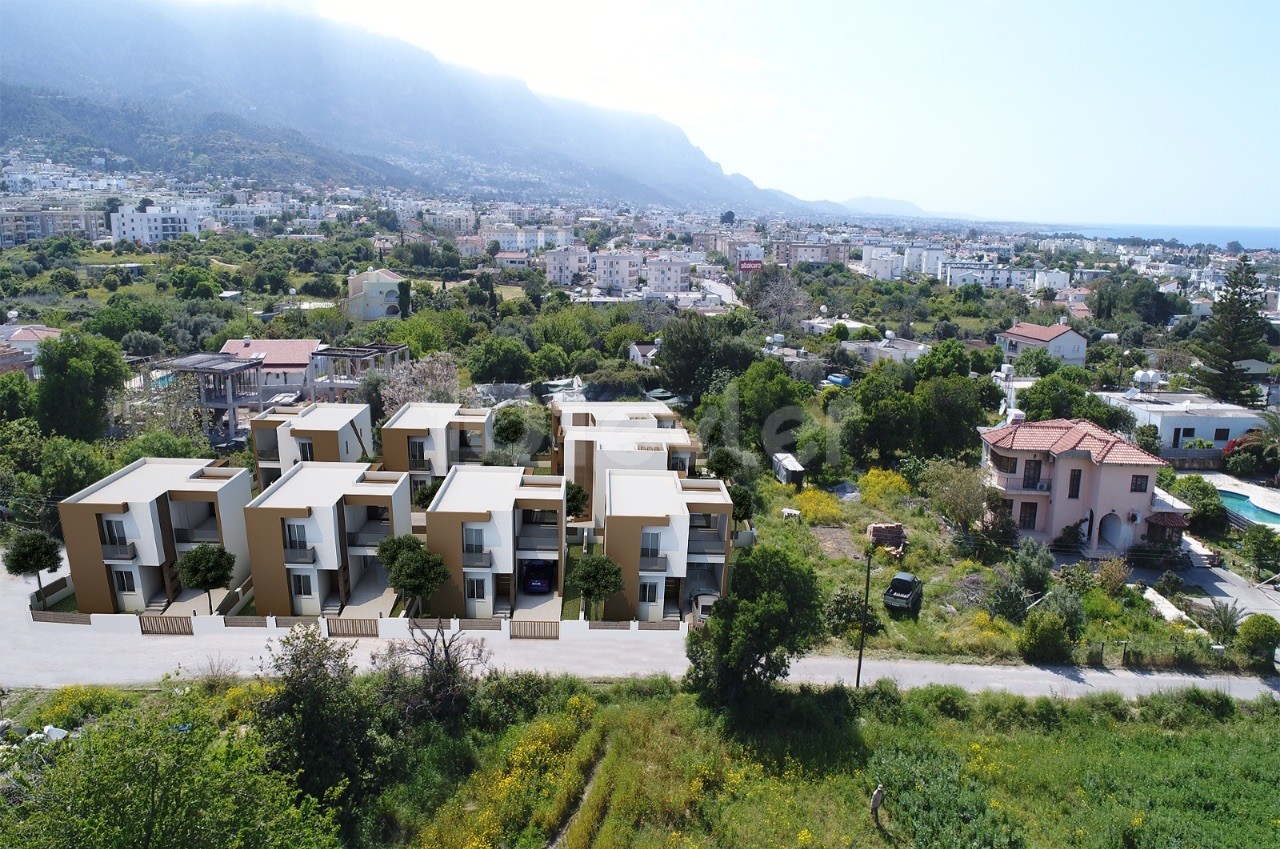 Kyrenia Alsancak / 2 / 3 Schlafzimmer Villen zu verkaufen/Gelegenheit Preis!!! / Garten / Meerblick ** 