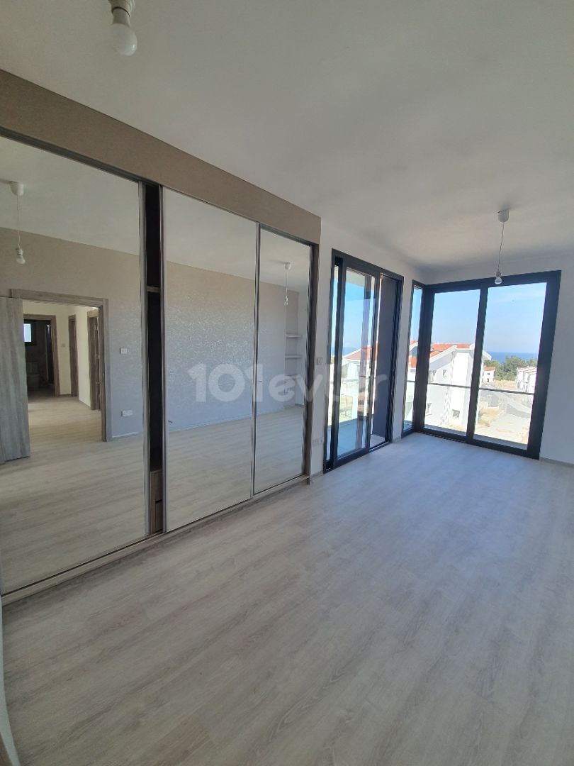 Girne Alsancak | Bakımlı Geniş Bahçe| Satılık 4+1 Havuzlu Lüks Villa