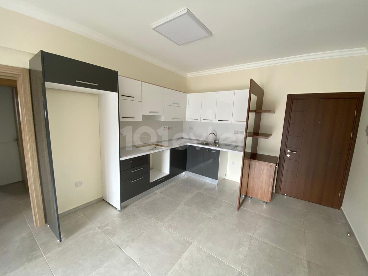 in Girne Merkez | Within Walking Distance To All Amenities | 2+1 Flat with Balcony ** 