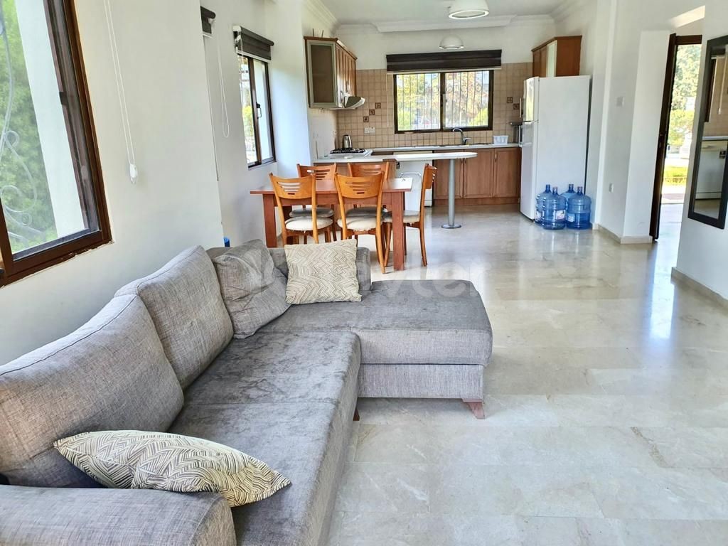 Girne Karaoğlanoğlu (GAU karşısı) |Ortak Havuz | Özel Bahçe |Eşyalı Kiralık 3+1 Villa