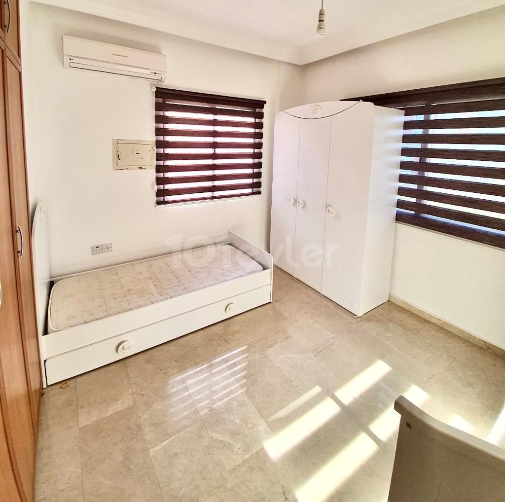 Girne Karaoğlanoğlu (GAU karşısı) |Ortak Havuz | Özel Bahçe |Eşyalı Kiralık 3+1 Villa