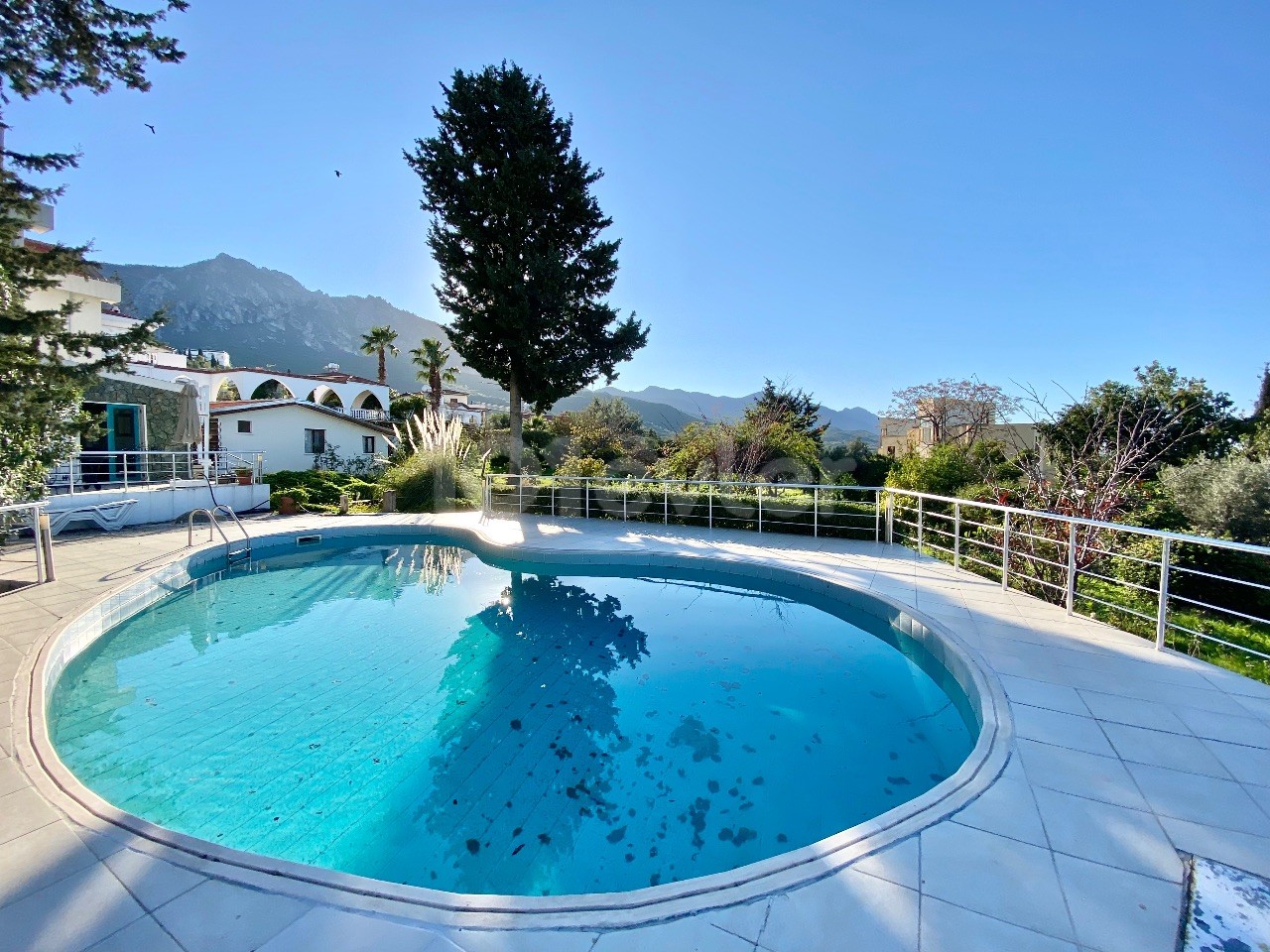 Girne Edremit |Very Well Maintained 4+1 Villa For Rent | Pool | 3400m2 Garden ** 