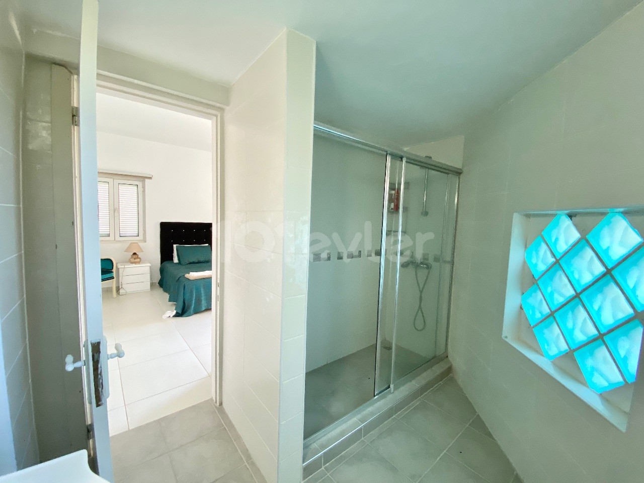 Girne Edremit |Very Well Maintained 4+1 Villa For Rent | Pool | 3400m2 Garden ** 