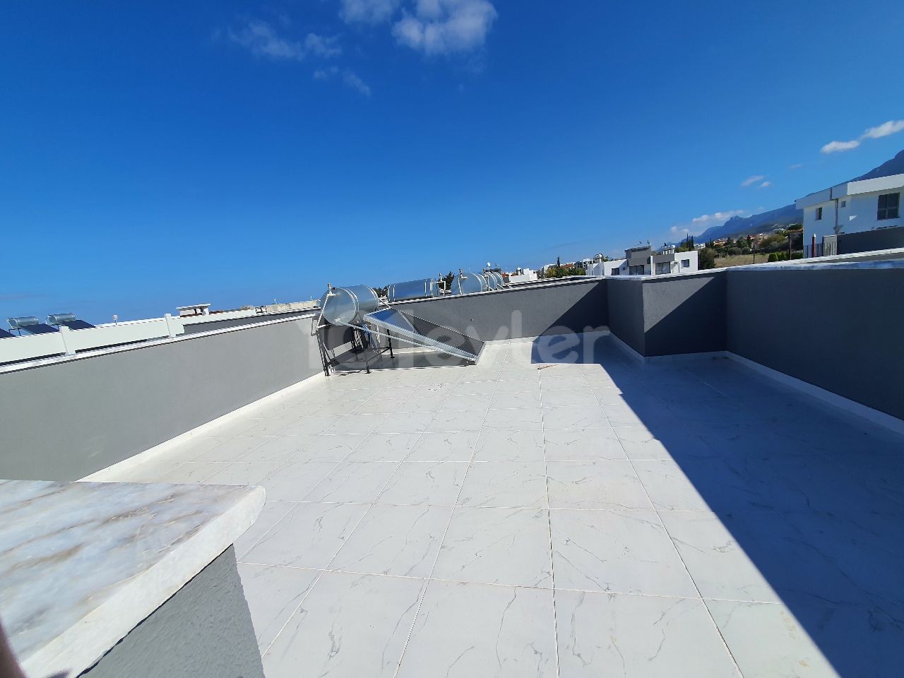 Kyrenia Alsancak / Berg Meerblick / günstige Preise / 1km vom Meer / Mit Dachterrasse ** 