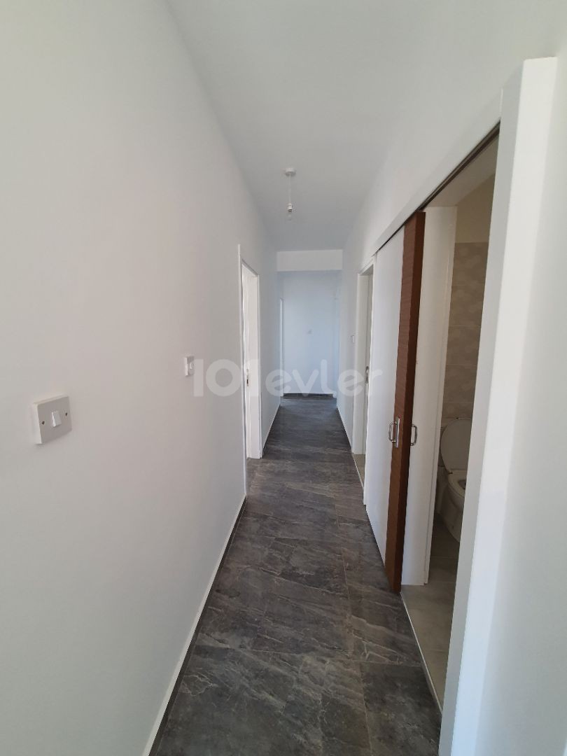 Kyrenia, Alsancak / geräumiges Wohnzimmer, Geräumige Küche| großer Balkon / Angebot Preis / 3 + 1 neue Wohnung ** 