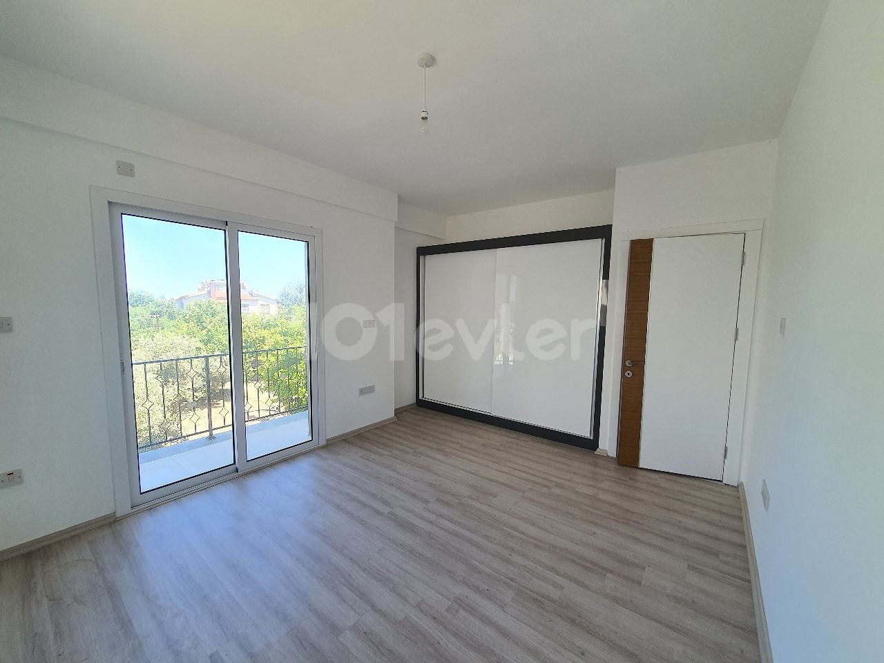 Kyrenia, Alsancak / geräumiges Wohnzimmer, Geräumige Küche| großer Balkon / Angebot Preis / 3 + 1 neue Wohnung ** 