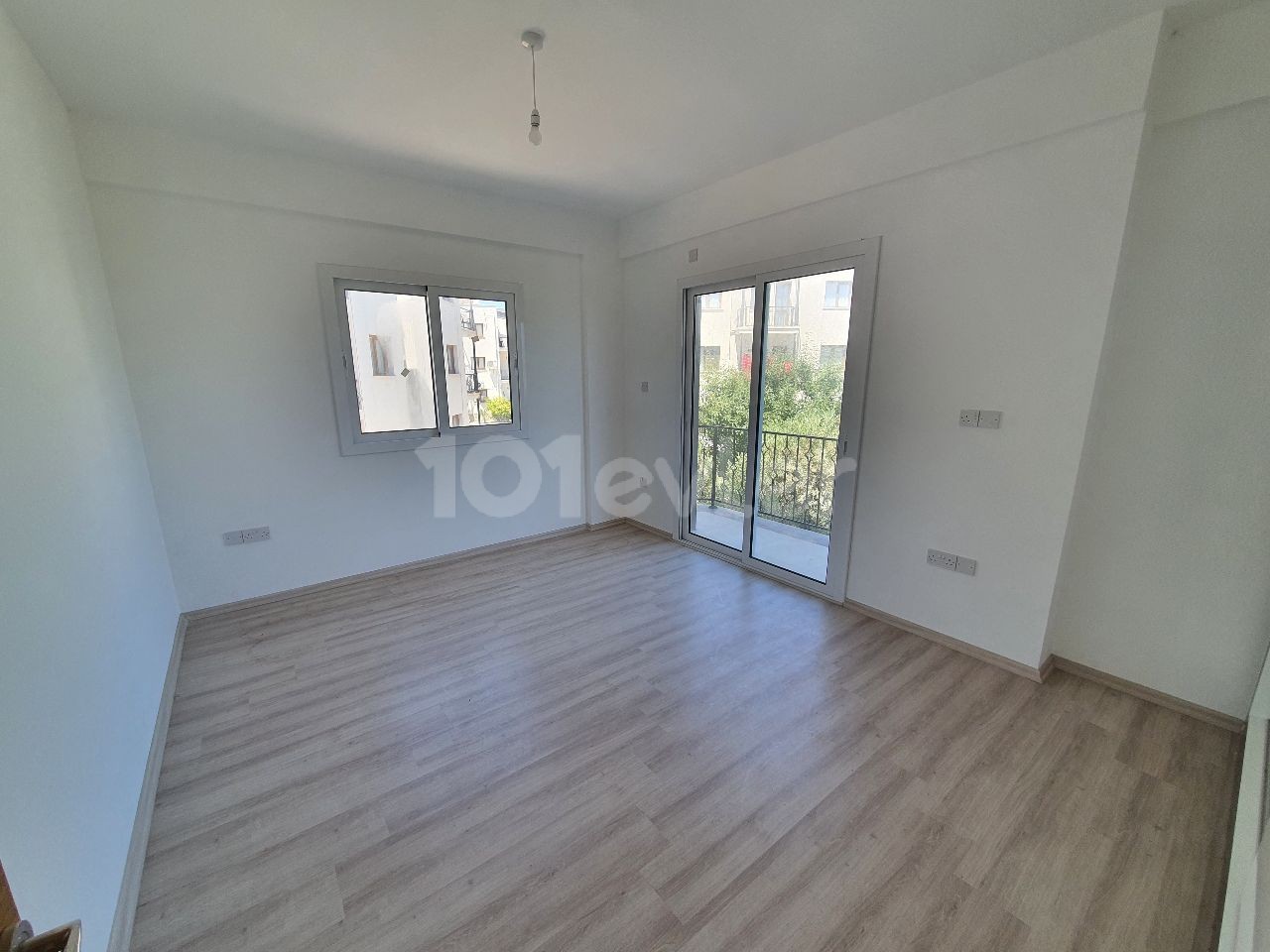 Kyrenia, Alsancak / geräumiges Wohnzimmer, Geräumige Küche| großer Balkon / Angebot Preis / 3 + 1 neue Wohnung ** 