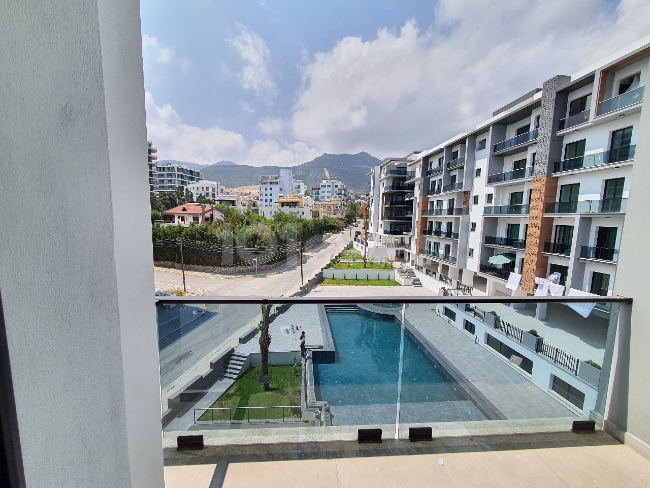 Kyrenia Zentrum / Ultra Lu Llogara | Gemeinschaftspool | 2+1 Penthouse / Apartment Mit Bergblick ** 