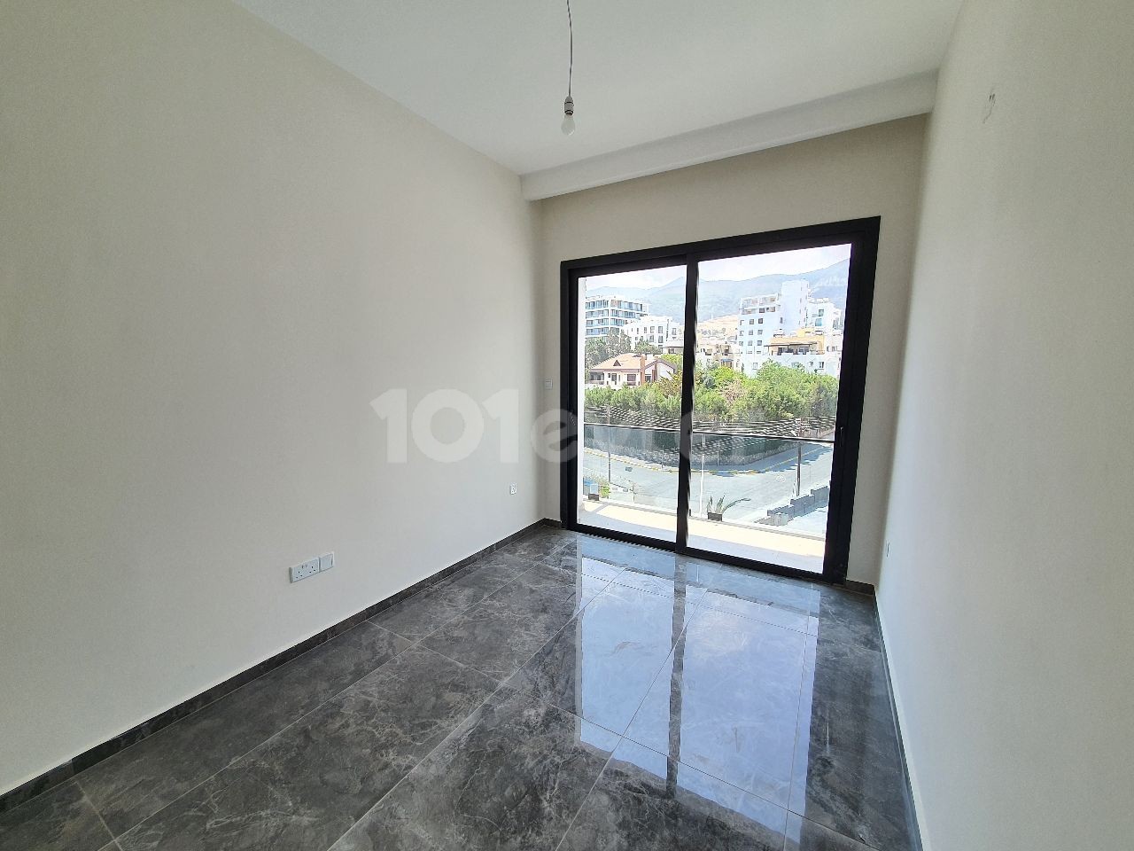 Kyrenia Zentrum / Ultra Lu Llogara | Gemeinschaftspool | 2+1 Penthouse / Apartment Mit Bergblick ** 