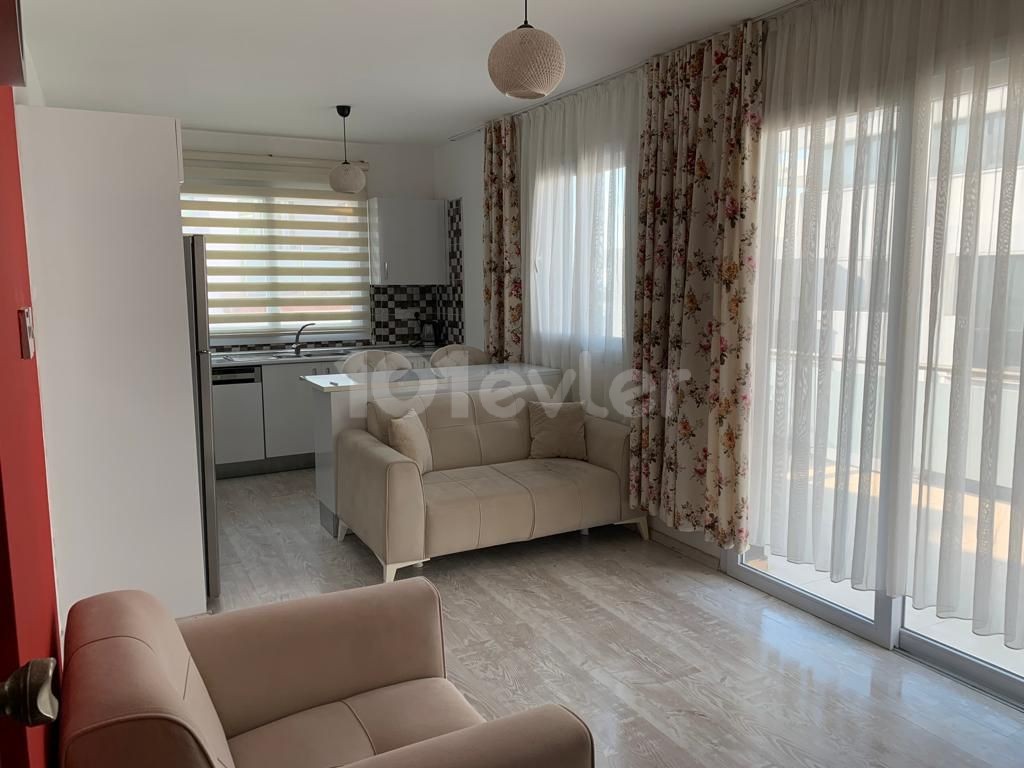 Girne Merkez | 65 m2 | Balkonlu | Ferah Daire