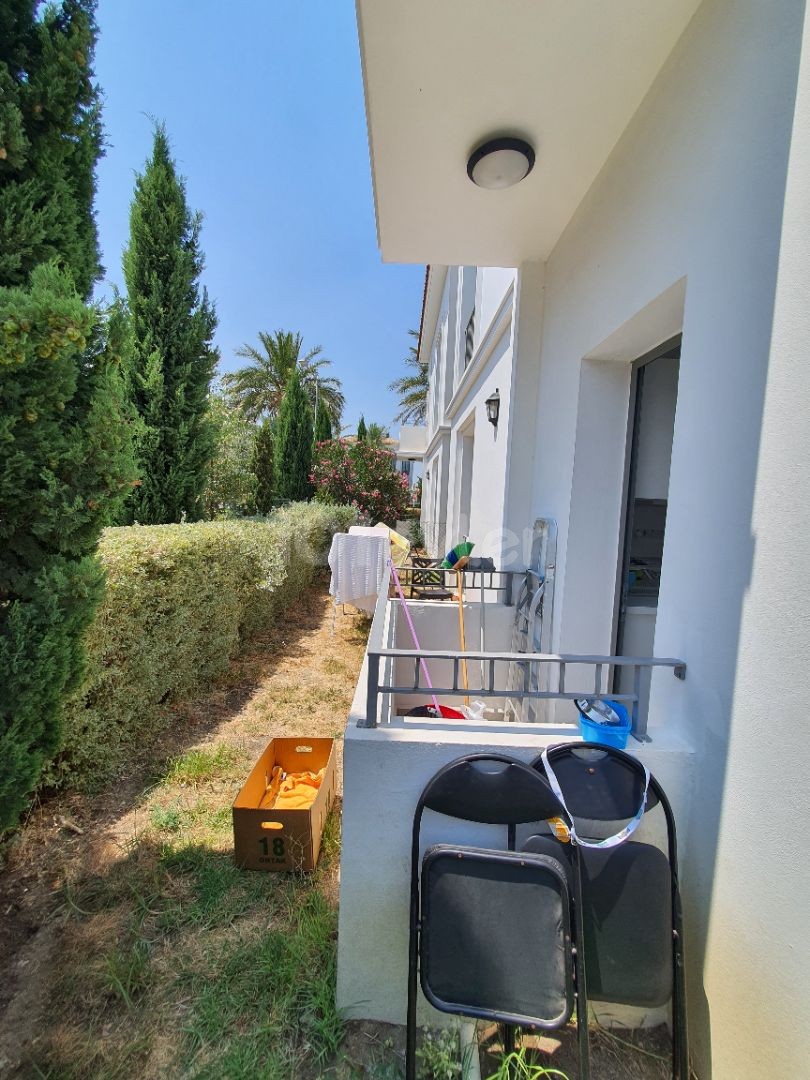 Kyrenia Alsancak / Grundstück Mit Gemeinschaftspool / Wohnung Im Erdgeschoss Mit Garten ** 