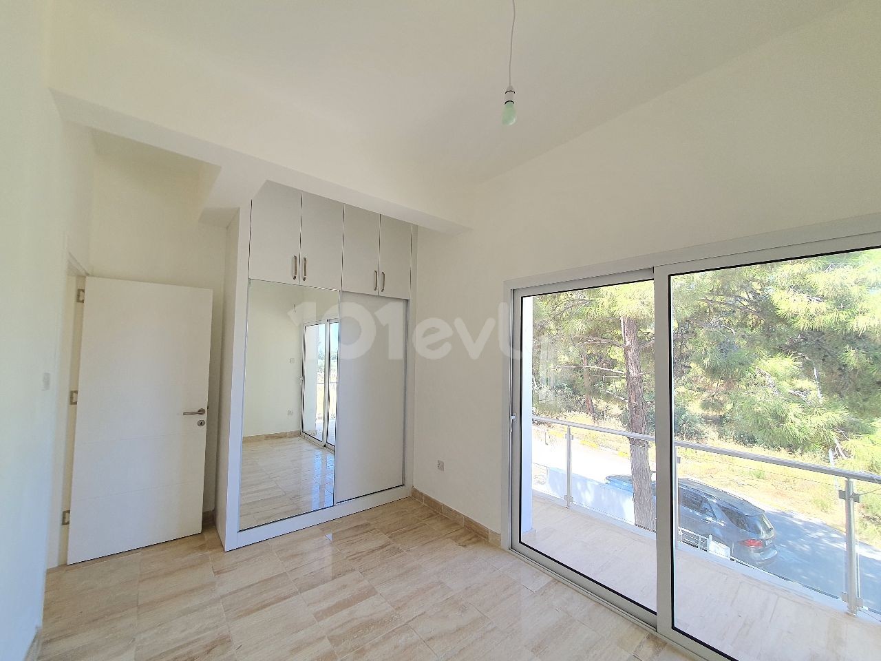 Kyrenia Zeytinlik / Turk Kocanli / 3 Rooms + Utility House ** 