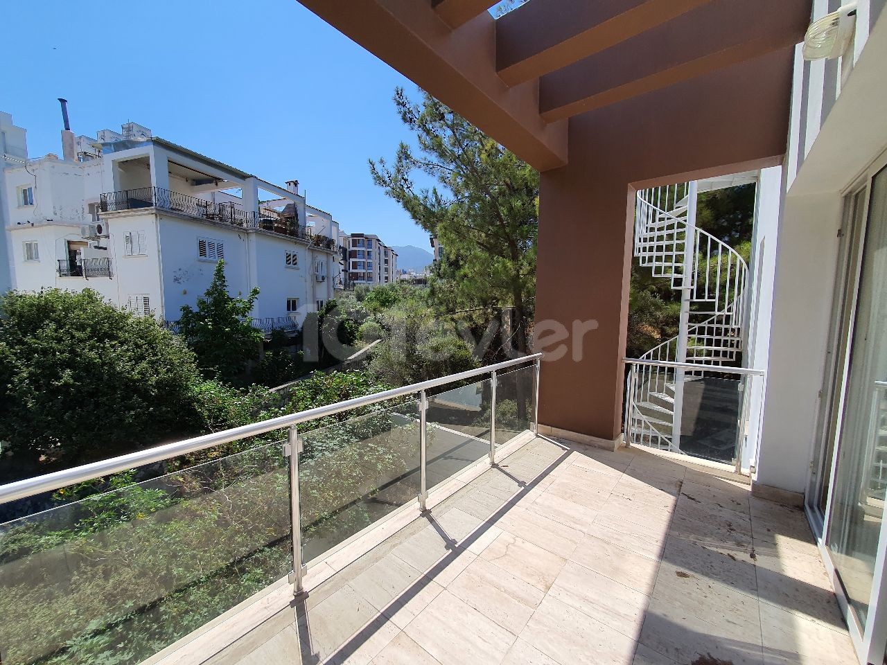 Girne Zeytinlik | Turk Kocanli | 3 Oda + Yardımcı Ev