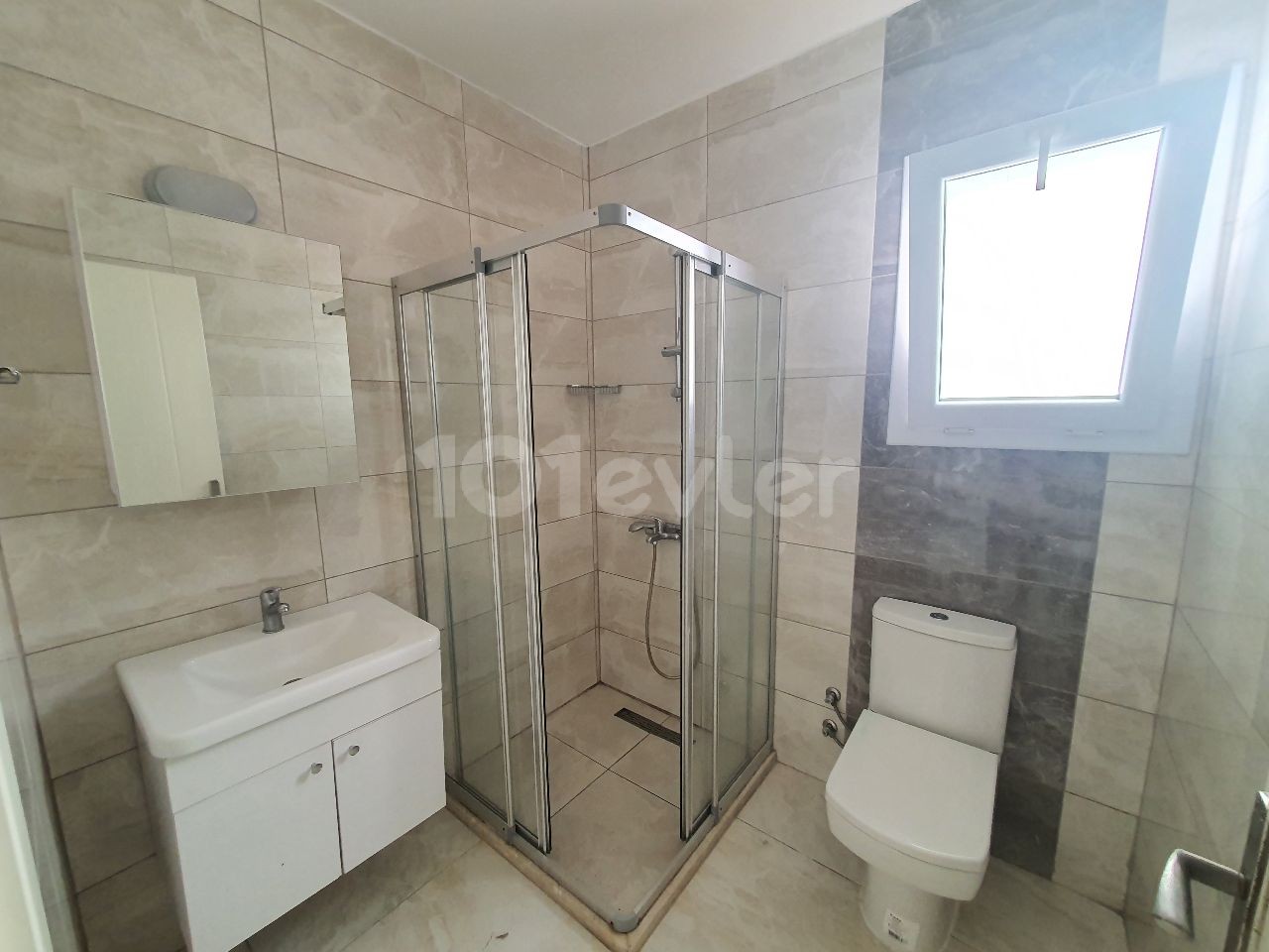 Kyrenia Center; Near Lord Palace Hotel, Apartment with Balcony ** 