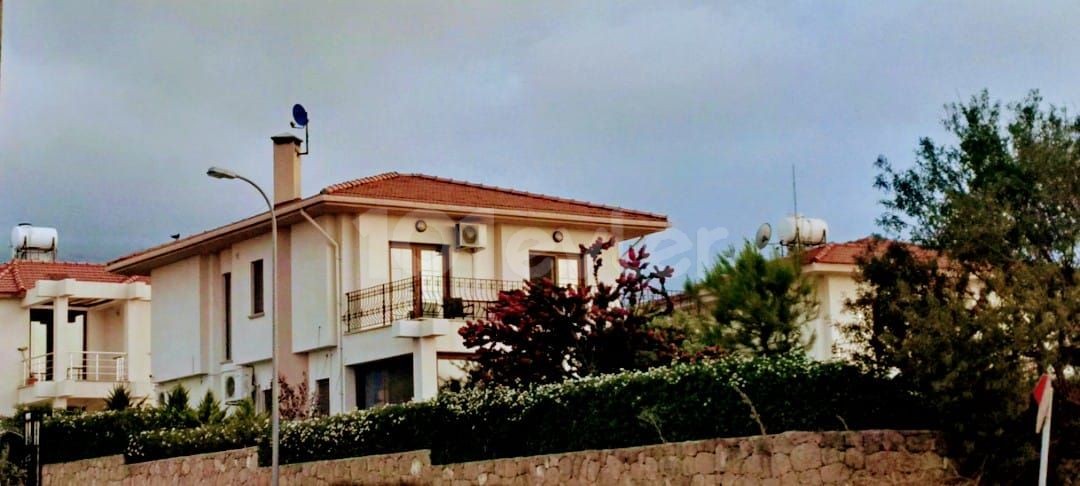 Girne Catalkoy; Deniz Manzaralı, Full Esyali , Bahceli Villa