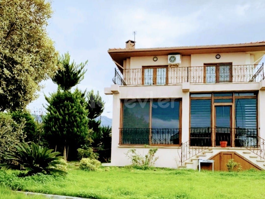 Girne Catalkoy; Deniz Manzaralı, Full Esyali , Bahceli Villa