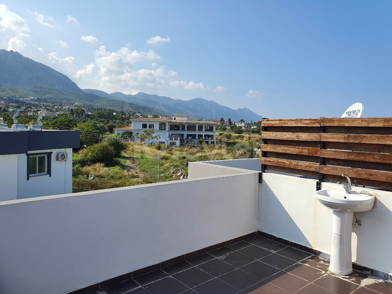 Flat For Sale in Karaoğlanoğlu, Kyrenia