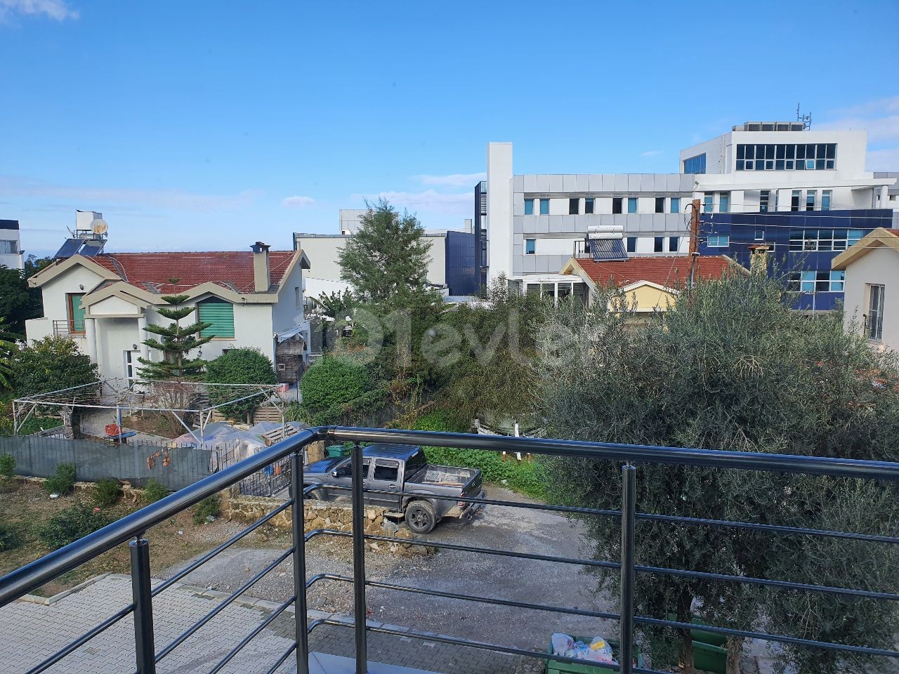 Girne Karaoğlanoğlu; Gau Civari, Full Esyali,  Balkonlu Villa