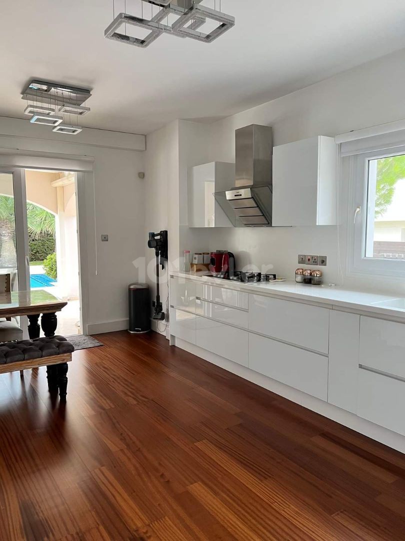 Girne Alsancak; FULL ESYALI,  4+1 Lux Villa