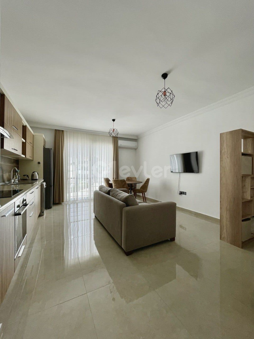 Girne Karaoglanoglu; Complex with Shared Pool, Fully Furnished, Terrace Flat