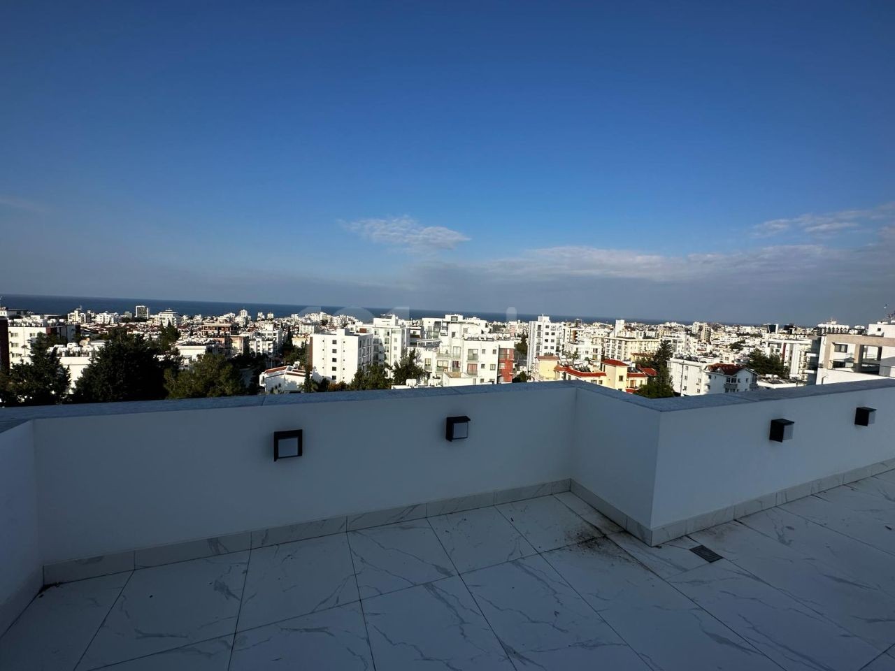 Kyrenia Center; Rund um den Nusmar-Markt; Penthouse mit freischaltbarem Blick auf die Berge und das Meer