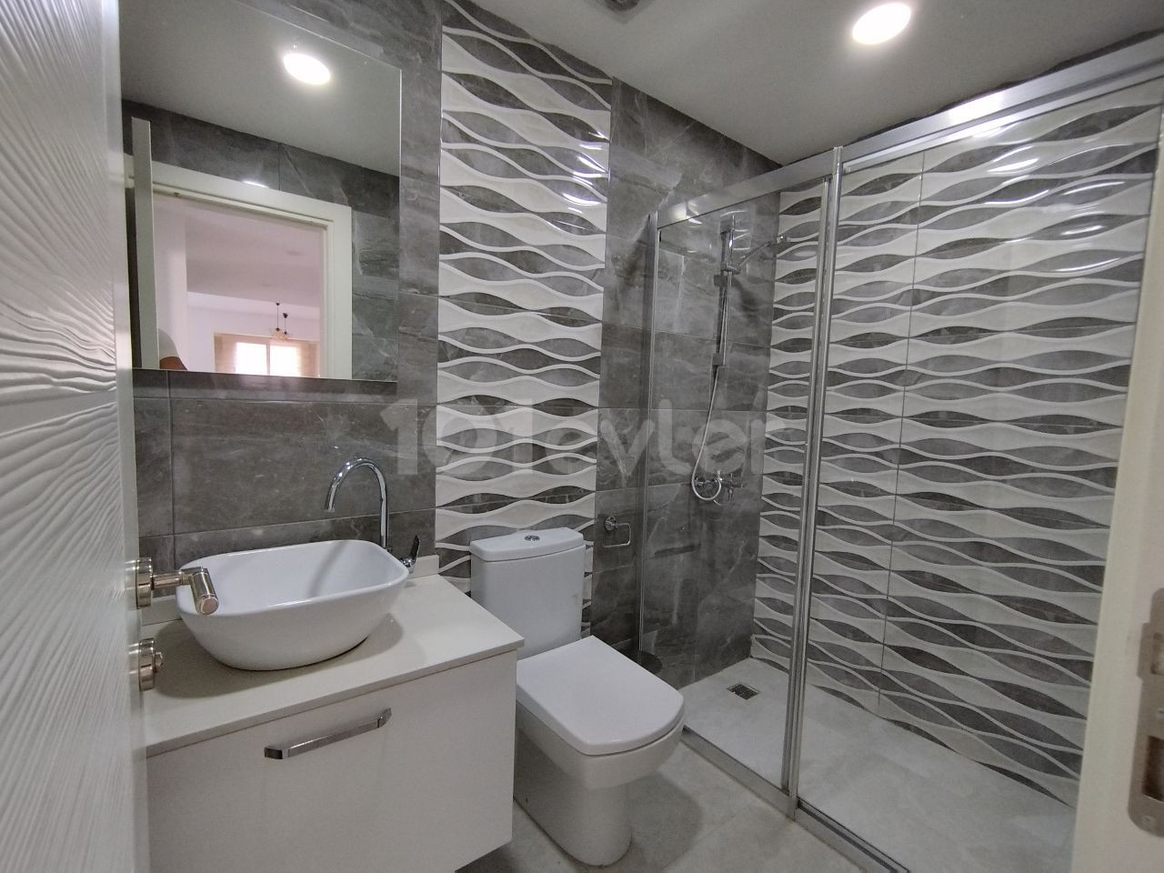 Kyrenia Central Luxury 2 + 1 Apartment for Rent ** 