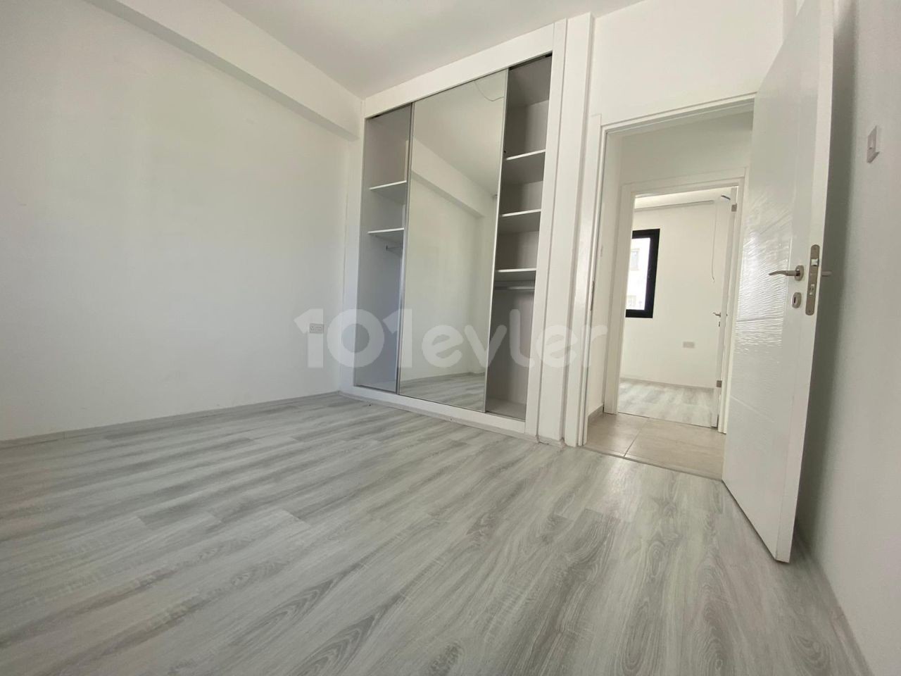 GİRNE ALSANCAK 2+1 SATILIK DAİRE 