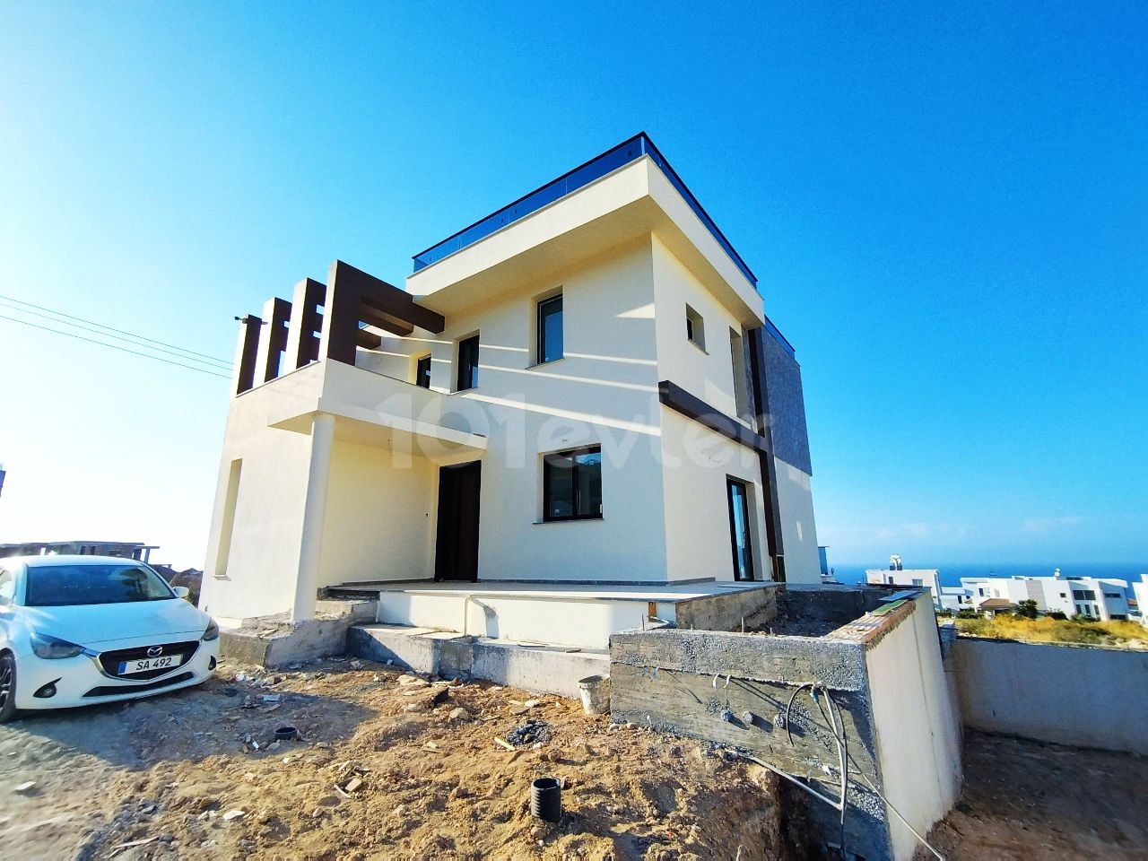 Girne Çatalköy Satılık Deniz Manzaralı 4+1 Havuzlu Villa