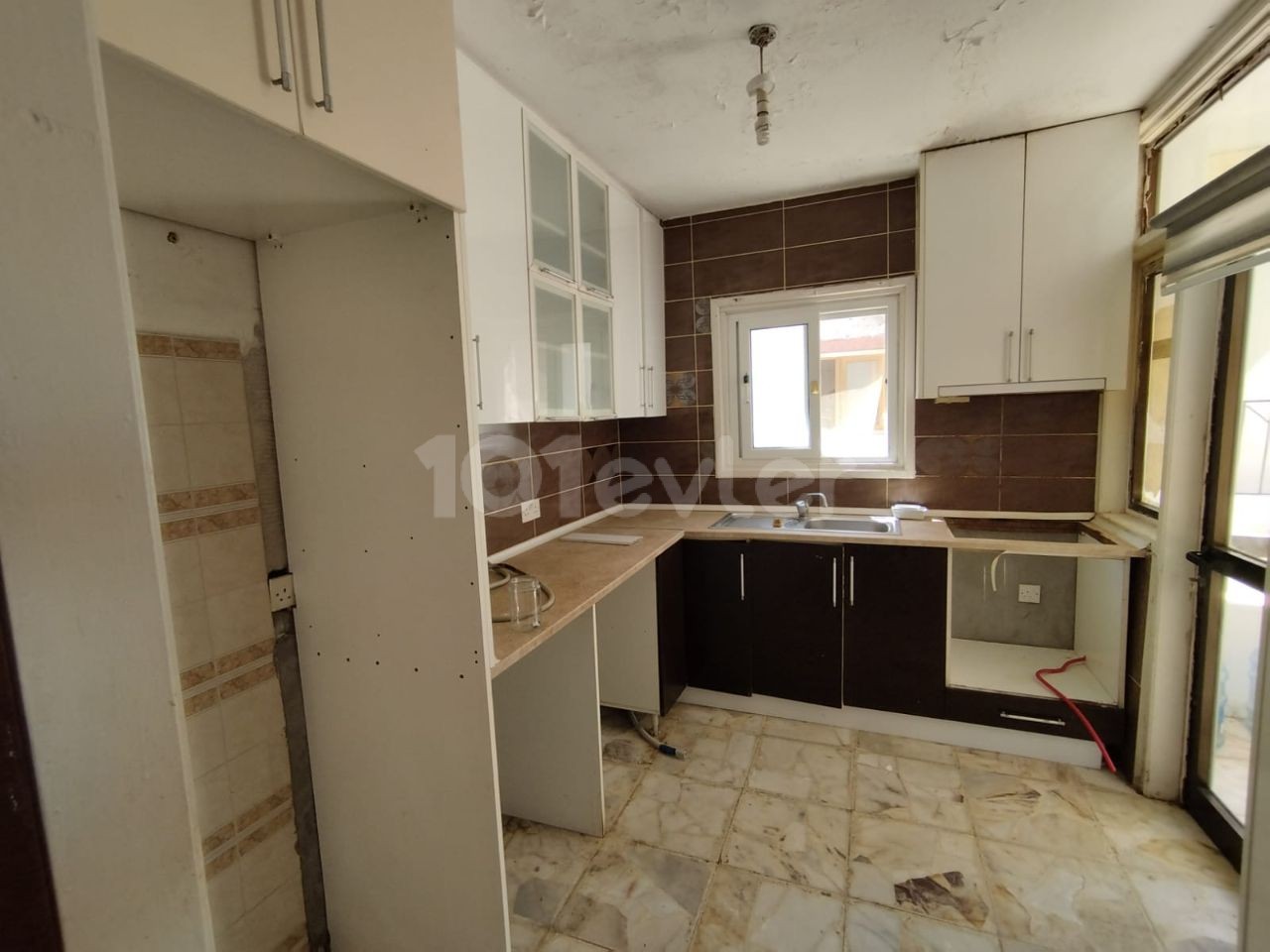 GİRNE MERKEZ SATILIK 2+1 DAİRE 