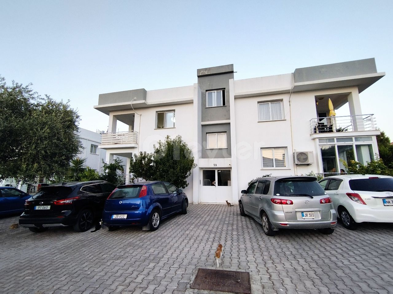 Geräumige 2+1-Wohnung Zum Verkauf In Herrlicher Lage In Kyrenia Olivenhain ** 