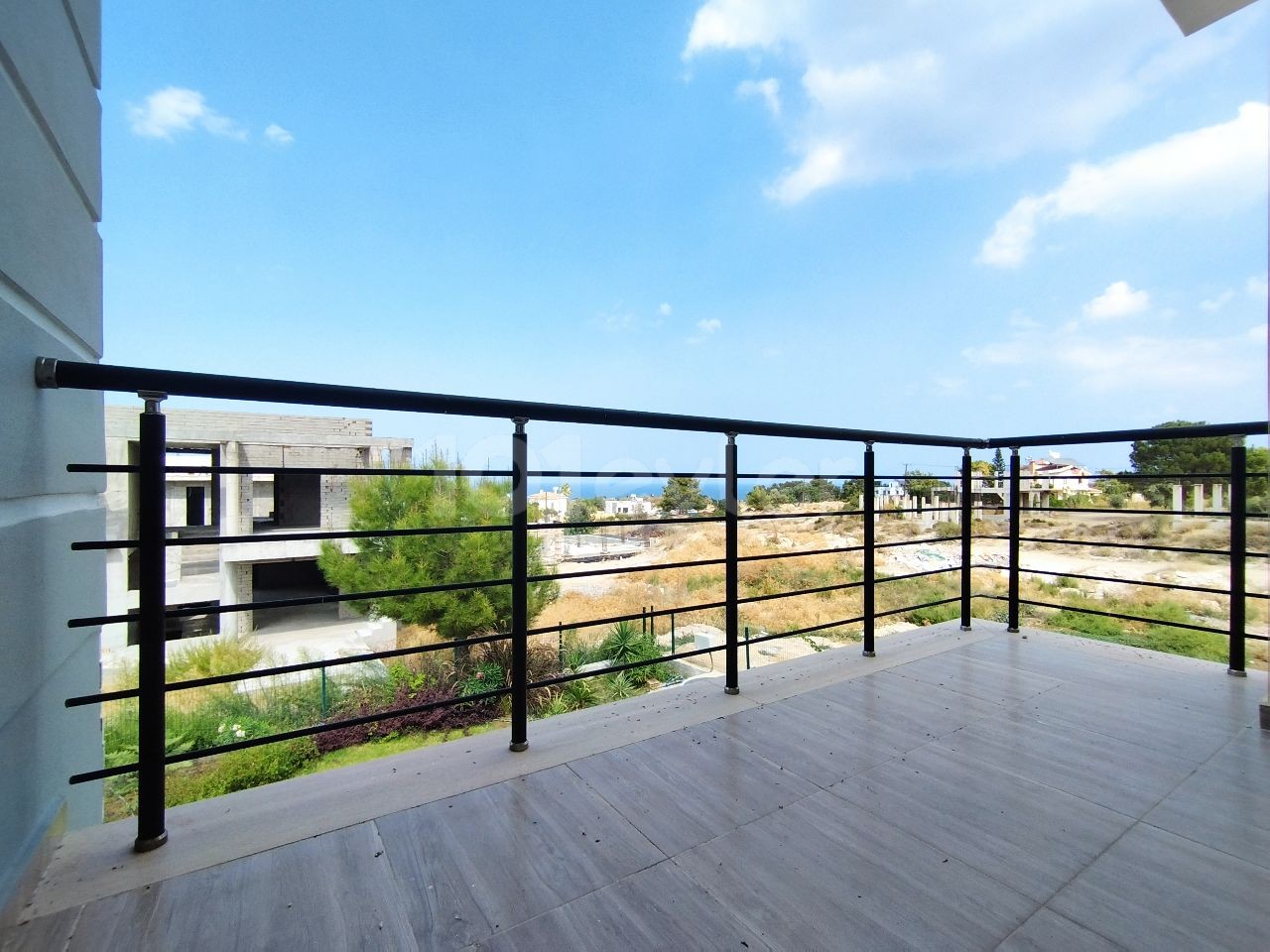 Kyrenia Çatalköy 4 + 1 Villa for Sale with Magnificent Architecture ** 