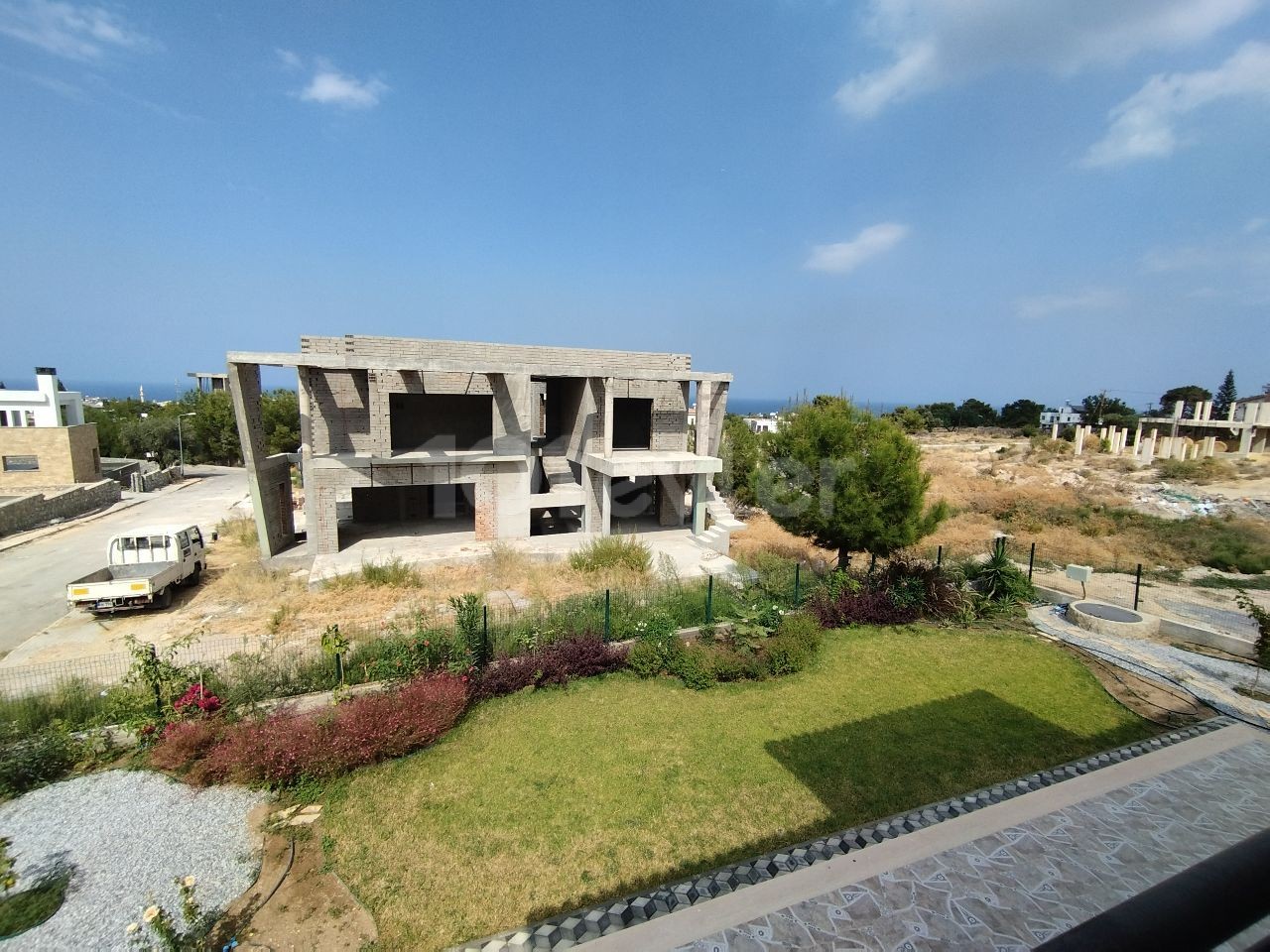 Girne Çatalköy Muhteşem Mimarisi ile Satılık 4+1 Villa