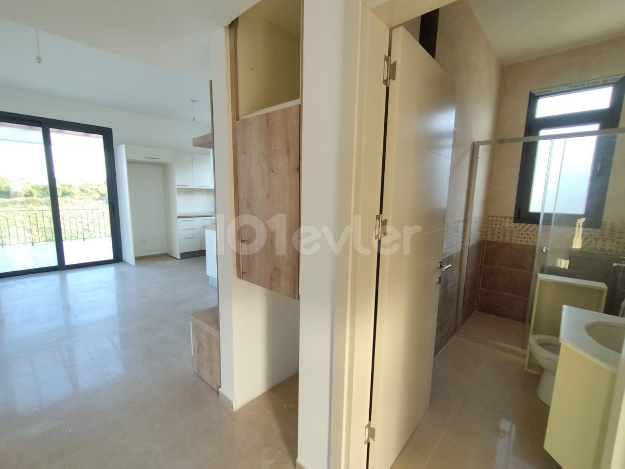 Girne Alsancak Havuzlu Site İçerisinde Satılık 2+1 Penthouse