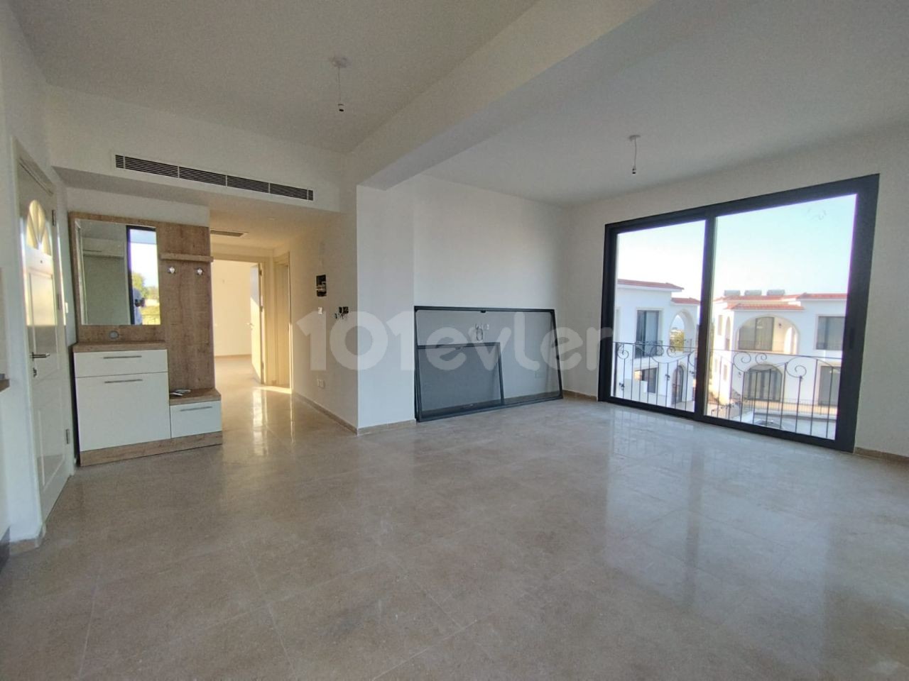 Girne Alsancak Havuzlu Site İçerisinde Satılık 2+1 Penthouse