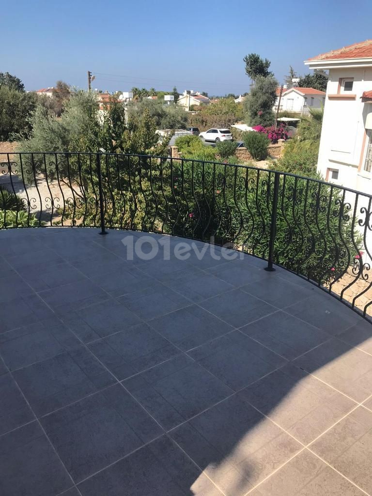 GİRNE ÇATALKÖY CRATOS OTEL CİVARI KİRALIK 3+1 VİLLA 