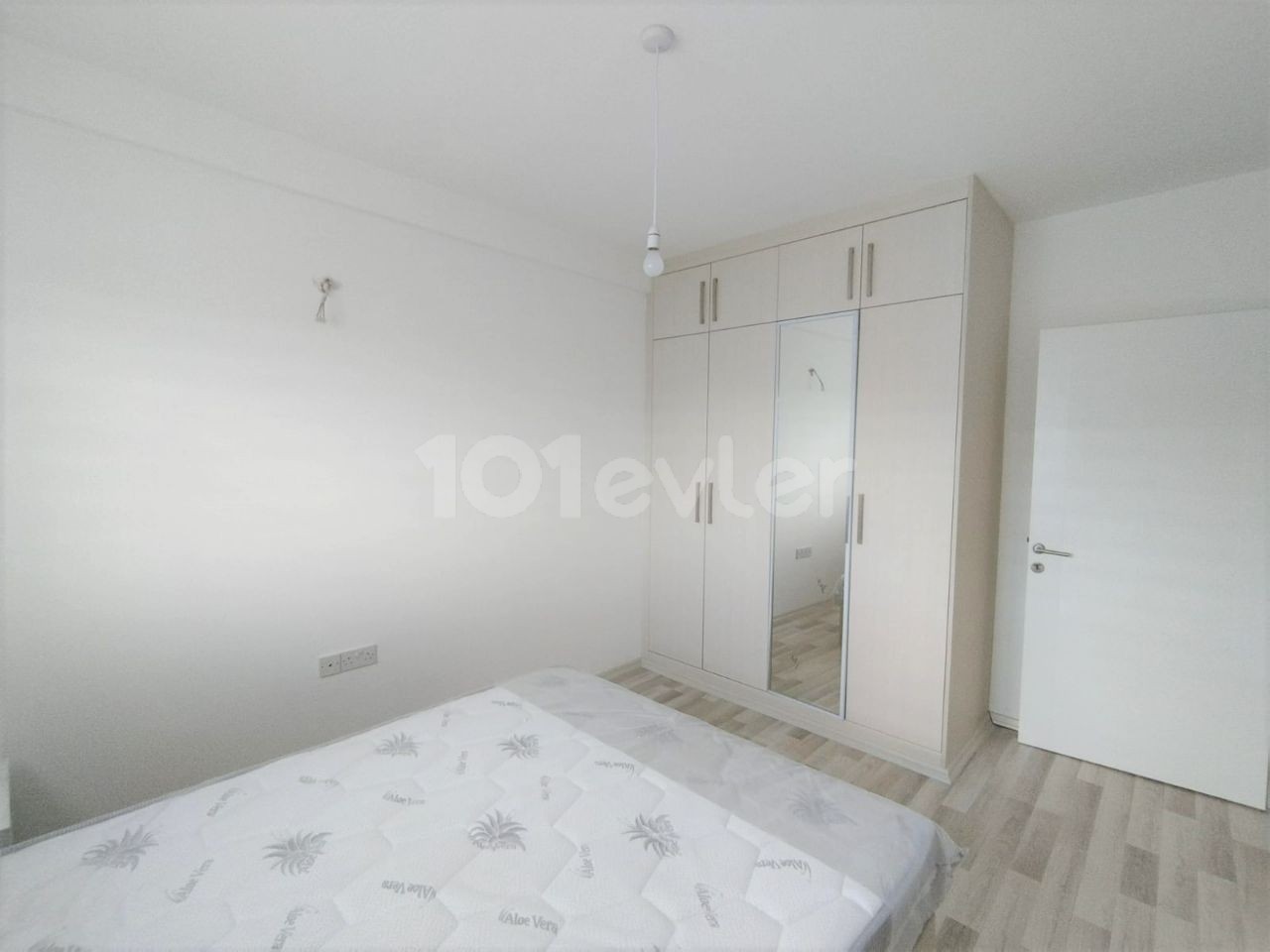 Flat To Rent in Alsancak, Kyrenia