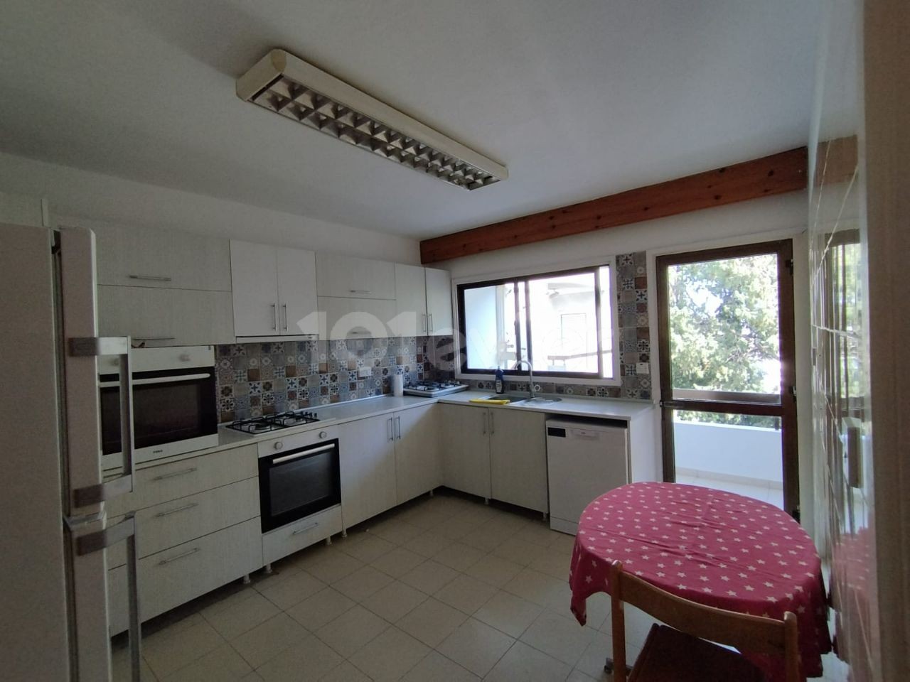 Flat To Rent in Girne Merkez, Kyrenia