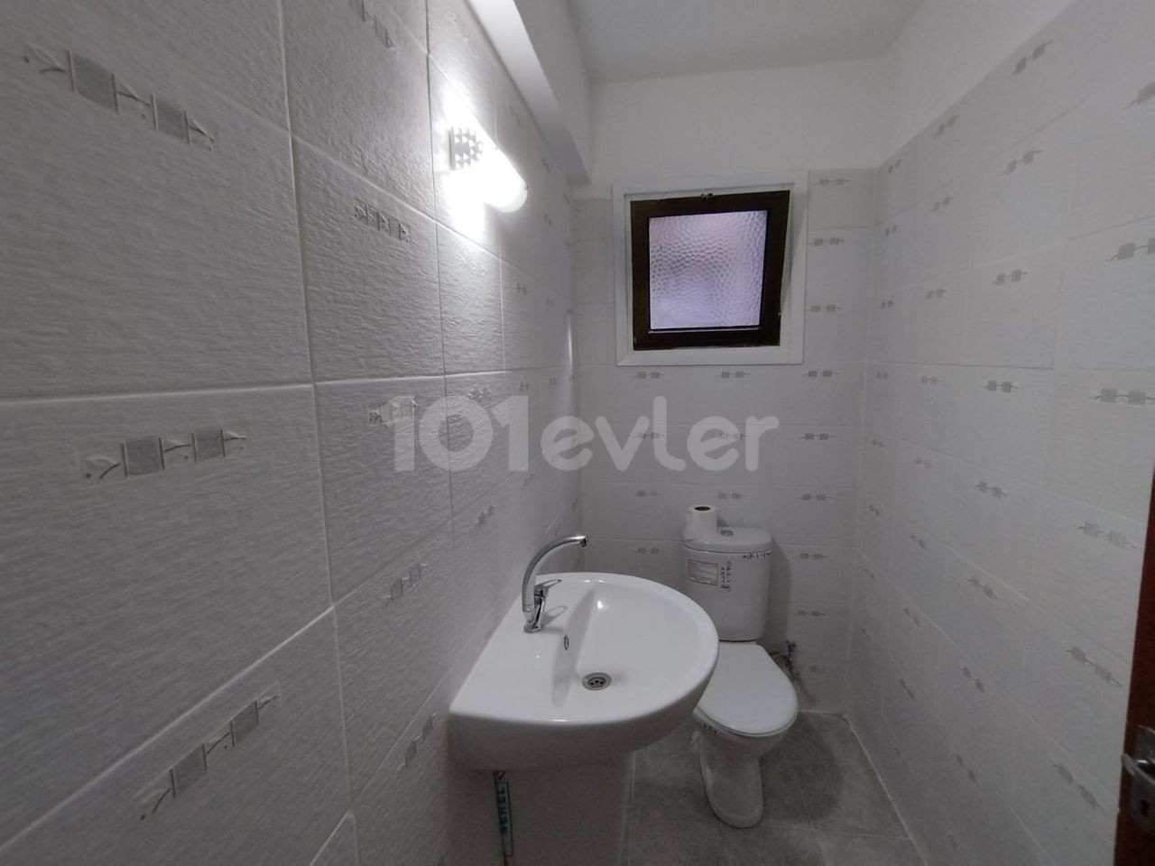 Flat To Rent in Girne Merkez, Kyrenia