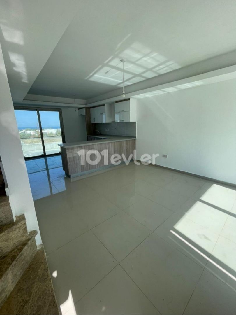 Girne Zeytinlik 140m2 Geniş Satılık 3+2 Evler