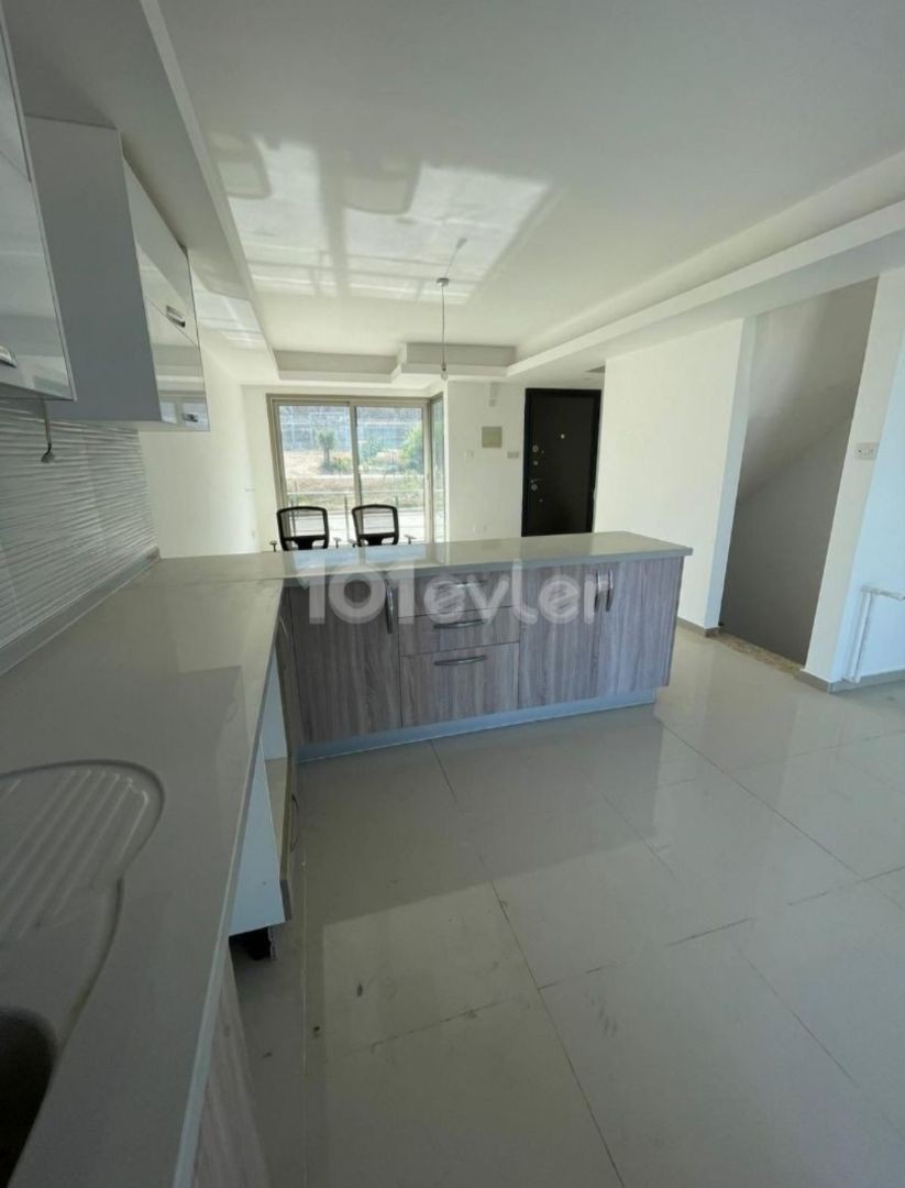 Girne Zeytinlik 140m2 Geniş Satılık 3+2 Evler