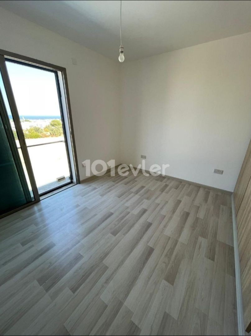 Girne Zeytinlik 140m2 Geniş Satılık 3+2 Evler