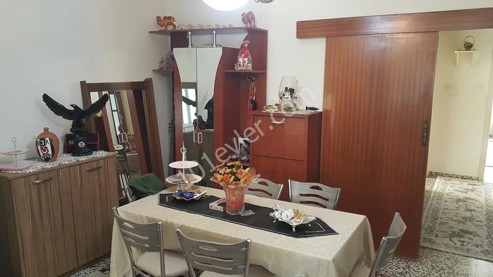 تخت برای فروش in Gönyeli, نیکوزیا