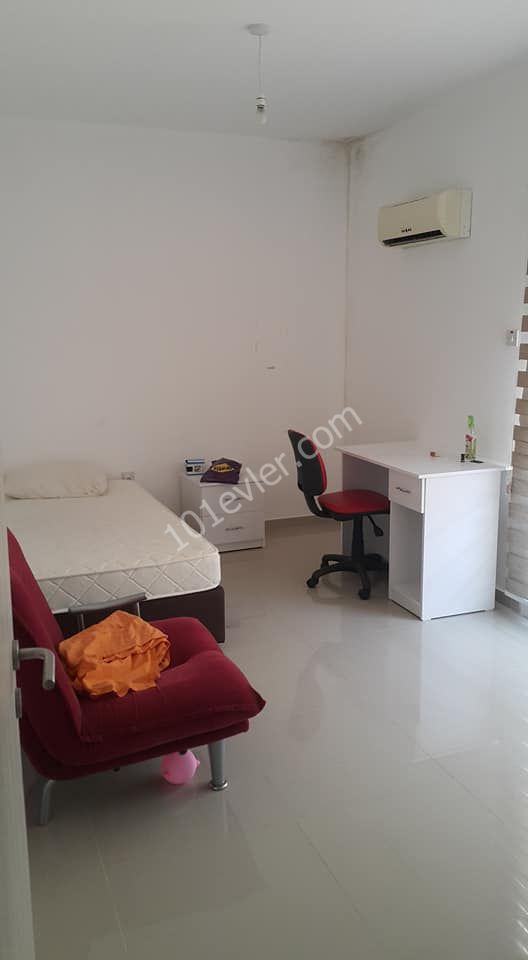 Gönyeli'de 2+1 kiralık eşyalı daire.