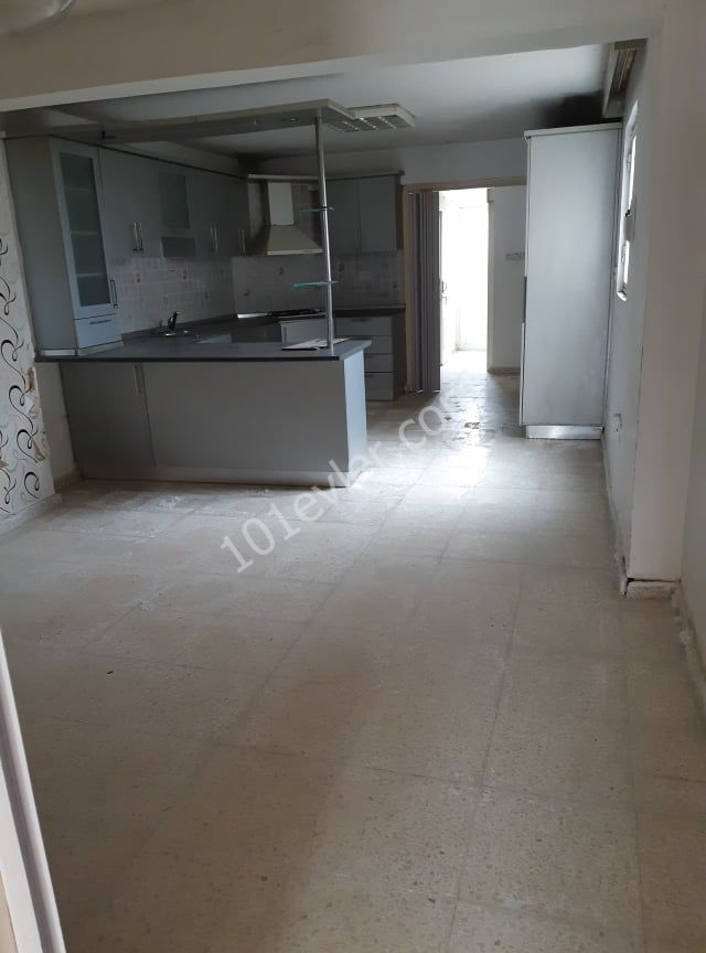 Flat For Sale in Göçmenköy, Nicosia