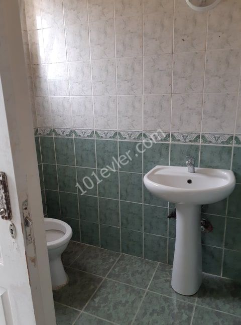 Flat For Sale in Göçmenköy, Nicosia