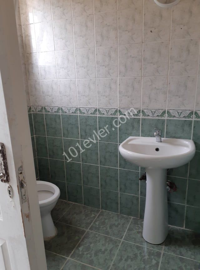 Flat For Sale in Göçmenköy, Nicosia