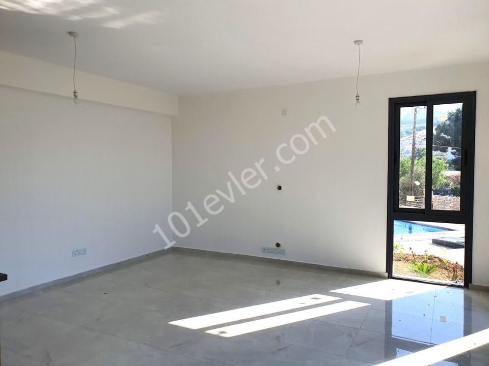 Flat For Sale in Alsancak, Kyrenia