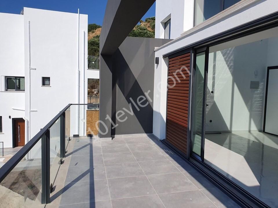 Flat For Sale in Alsancak, Kyrenia