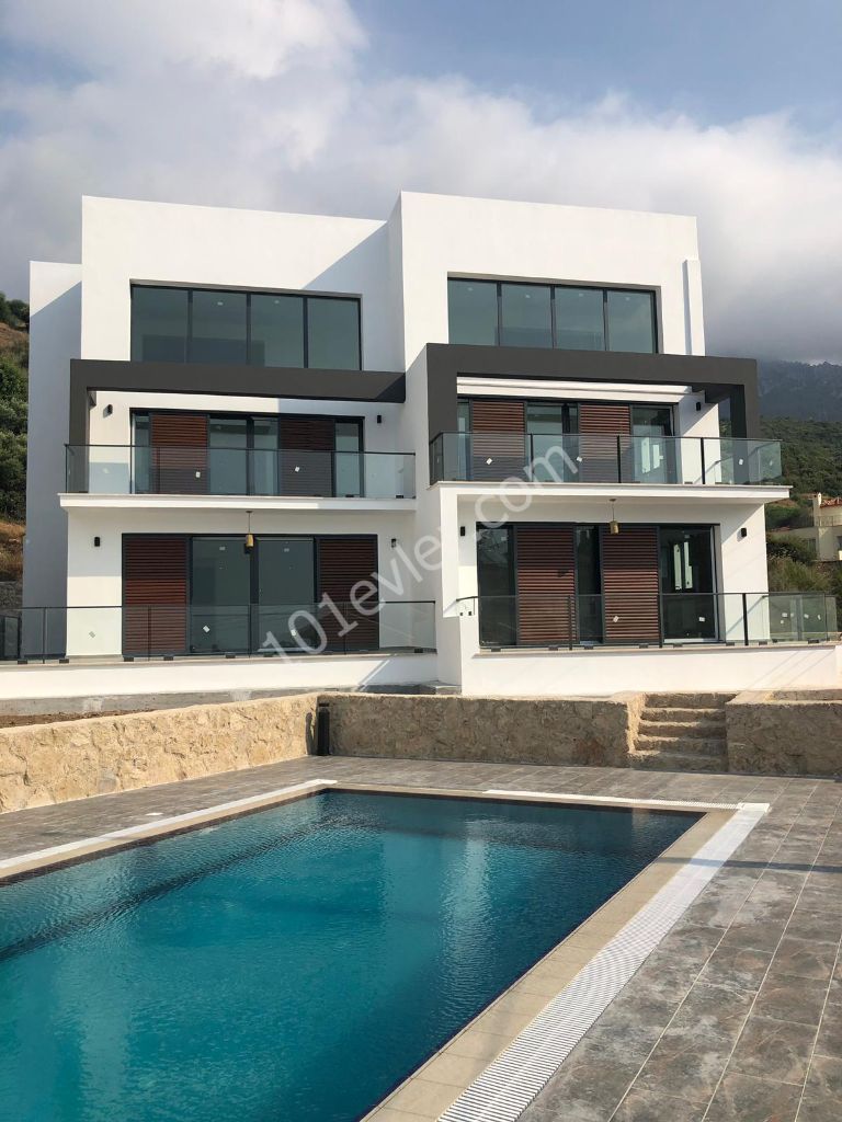 Flat For Sale in Alsancak, Kyrenia