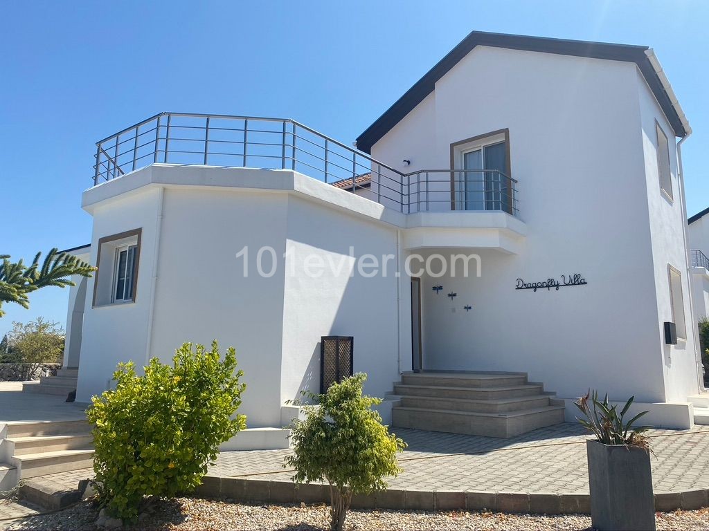 Geniş bakımlı 4 Yatak Odalı Villa ** 